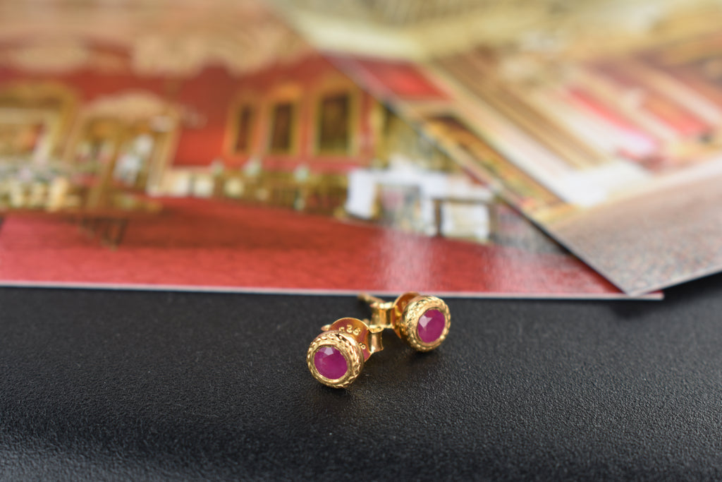 Regal Studs (Ruby Red)