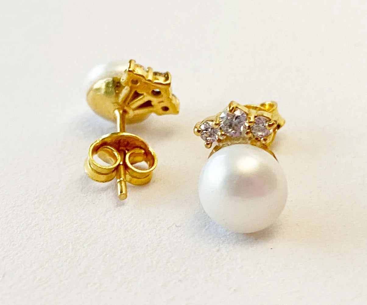 Akoya Pearl and Zircon