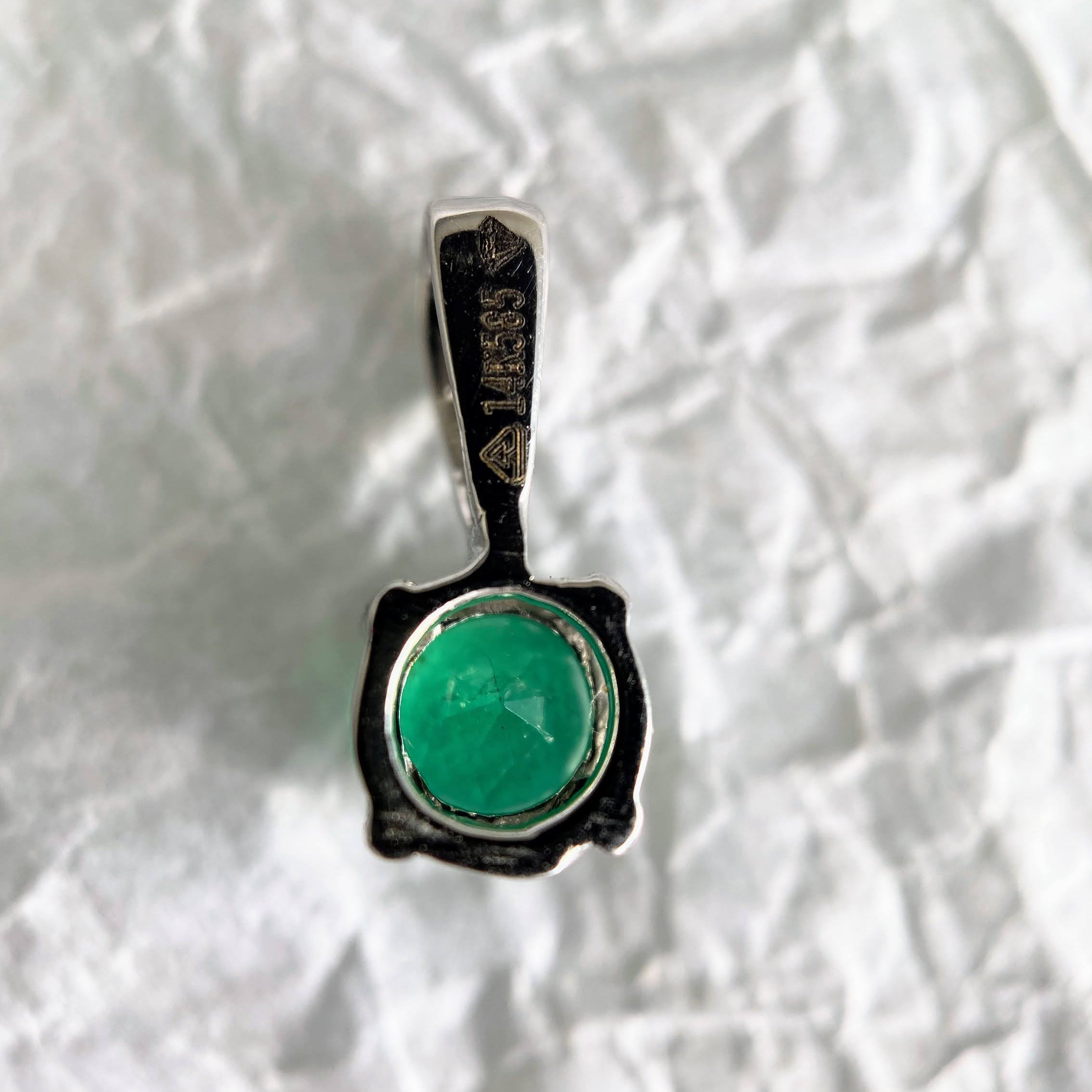 Classic gemstone pendant